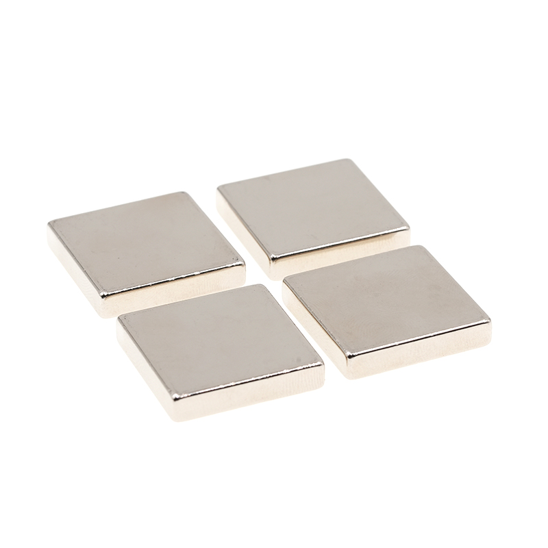 Blokový permanentný magnet 5