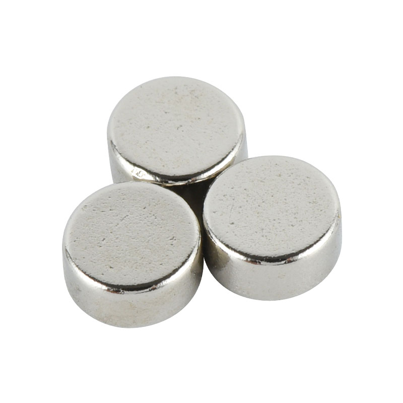 Magnet na slúchadlá